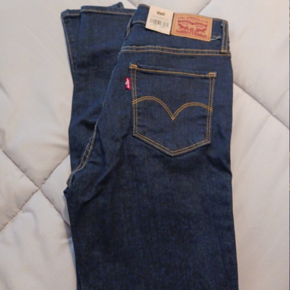 Womens Levi's skinny jeans/720/size 4